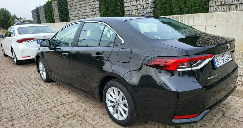 Toyota Corolla cena 76422 przebieg: 8, rok produkcji 2022 z Niepołomice małe 436